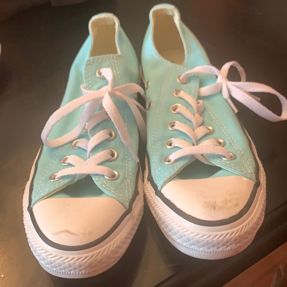 Converse size 7 women’s